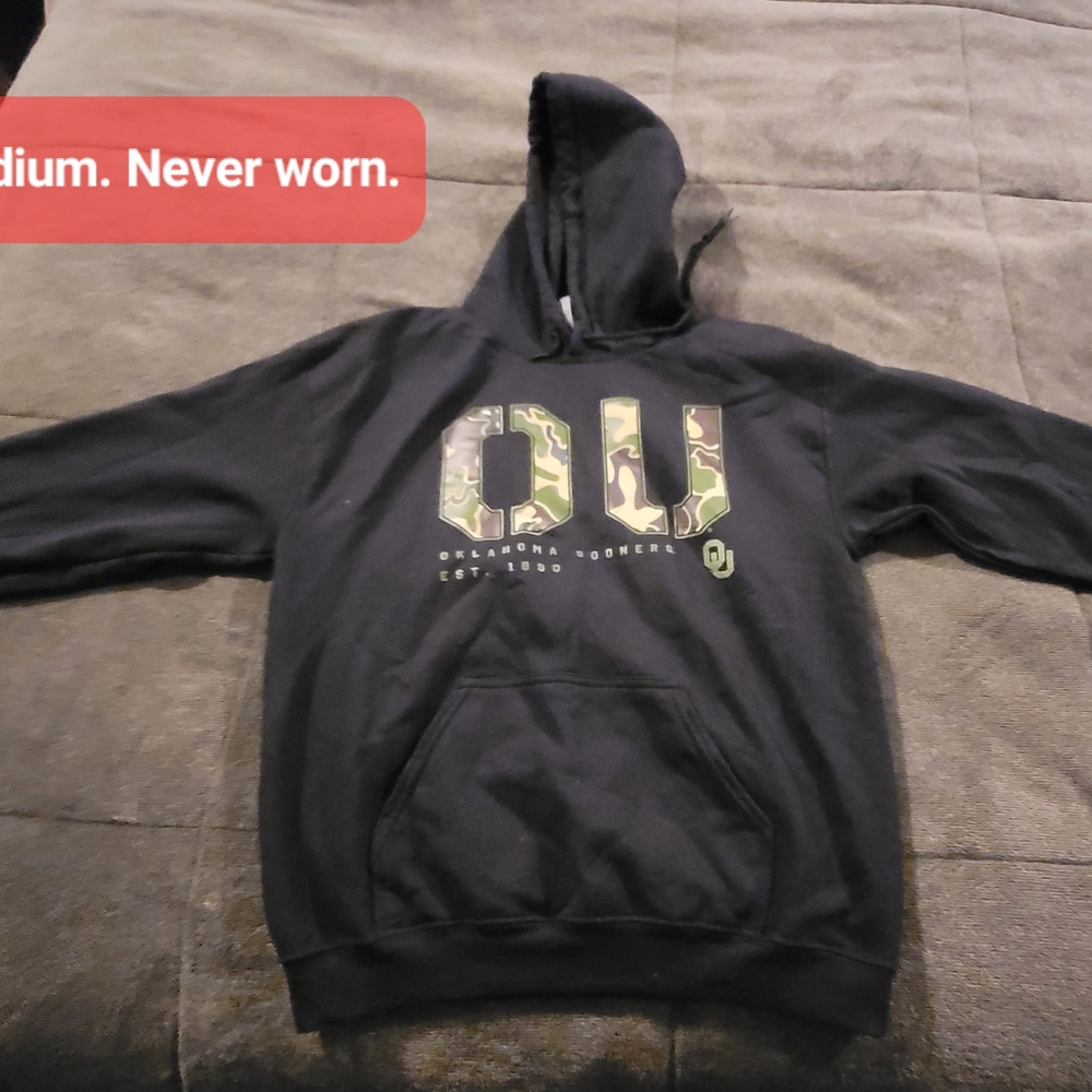 OU University Of Oklahoma Black And Camo Hoodie Size Medium Adult